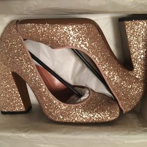 NIB L'Autre Chose pale pink glitter pumps sz 5.5